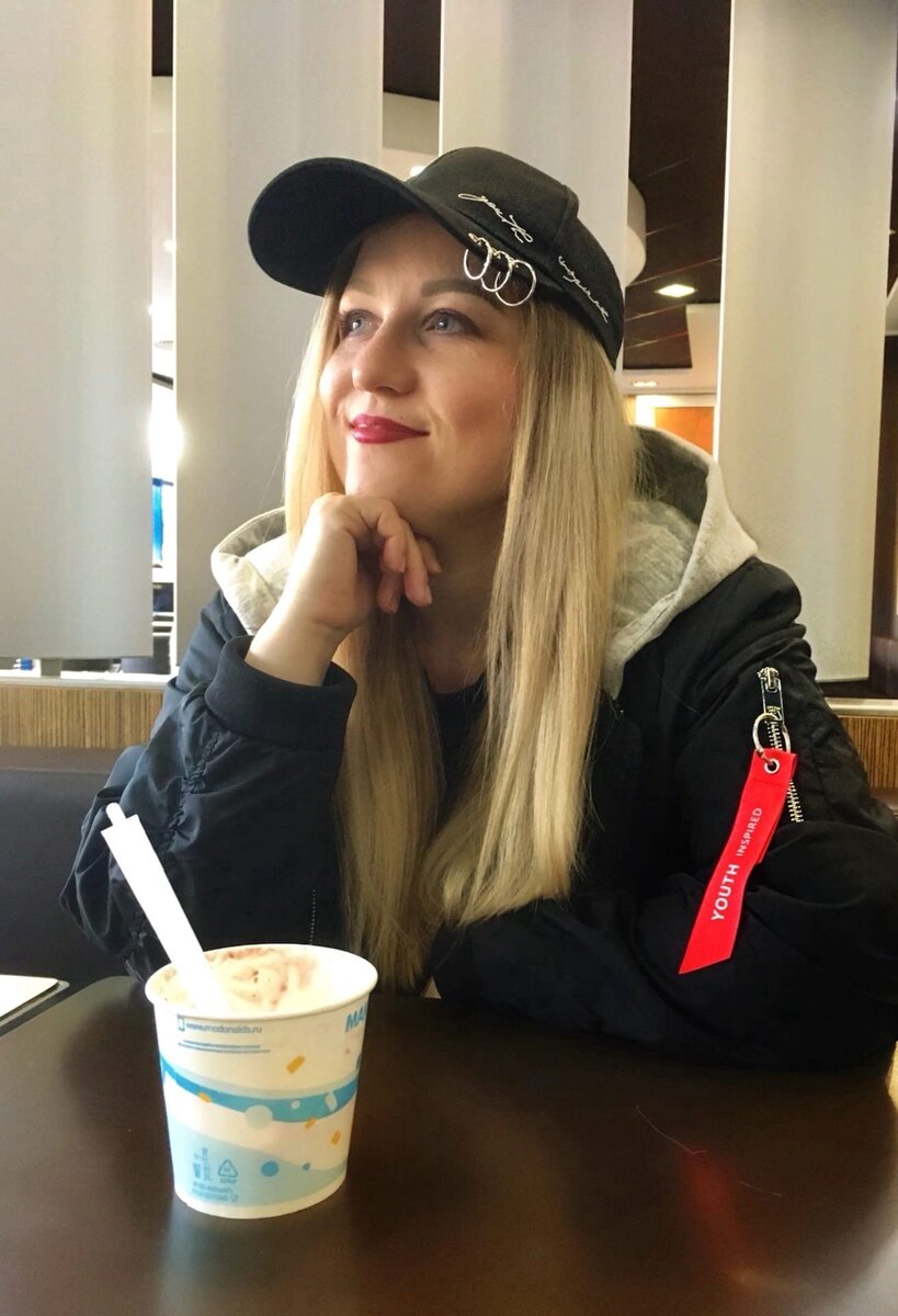 довольная мама Стрельца:) которая еще час назад не хотела гулять)