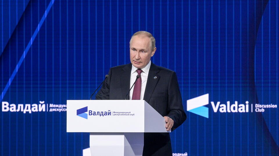     Британцы восхитились словами Путина, призвав "поставить США на место" TACC/Пресс-служба президента РФ/ Павел Быркин