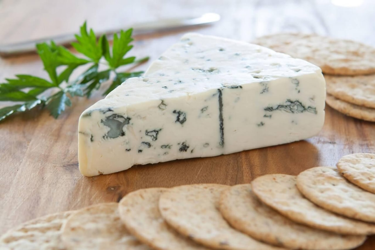 Сыр с голубой плесенью Blue Cheese