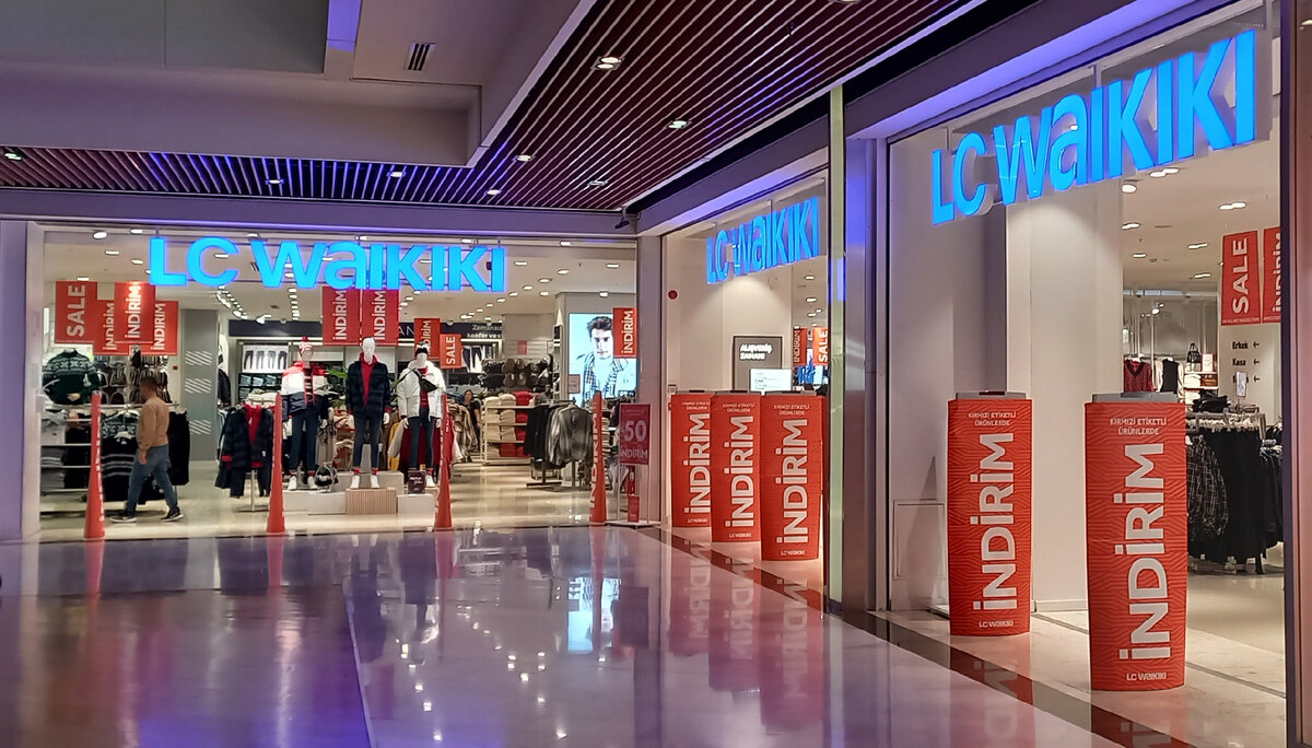 Магазин LC Waikiki в ТЦ Эраста. Фото автора.