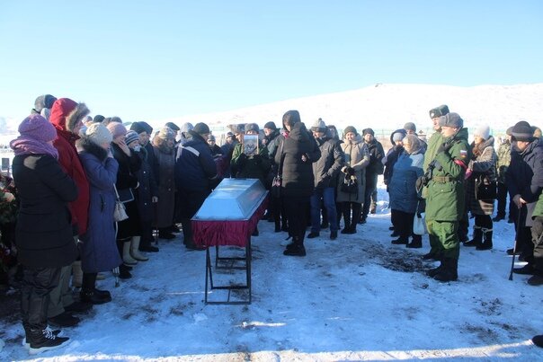  📷    В Медногорске простились с Олегом Осиповым и Фанисом Юламановым, погибшими в СВО на Украине Марина Шарт
