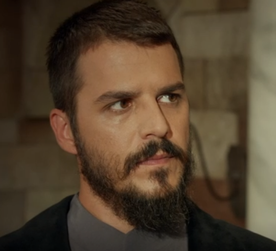 Мустафа Кадр из сериала "Великолепный век" 