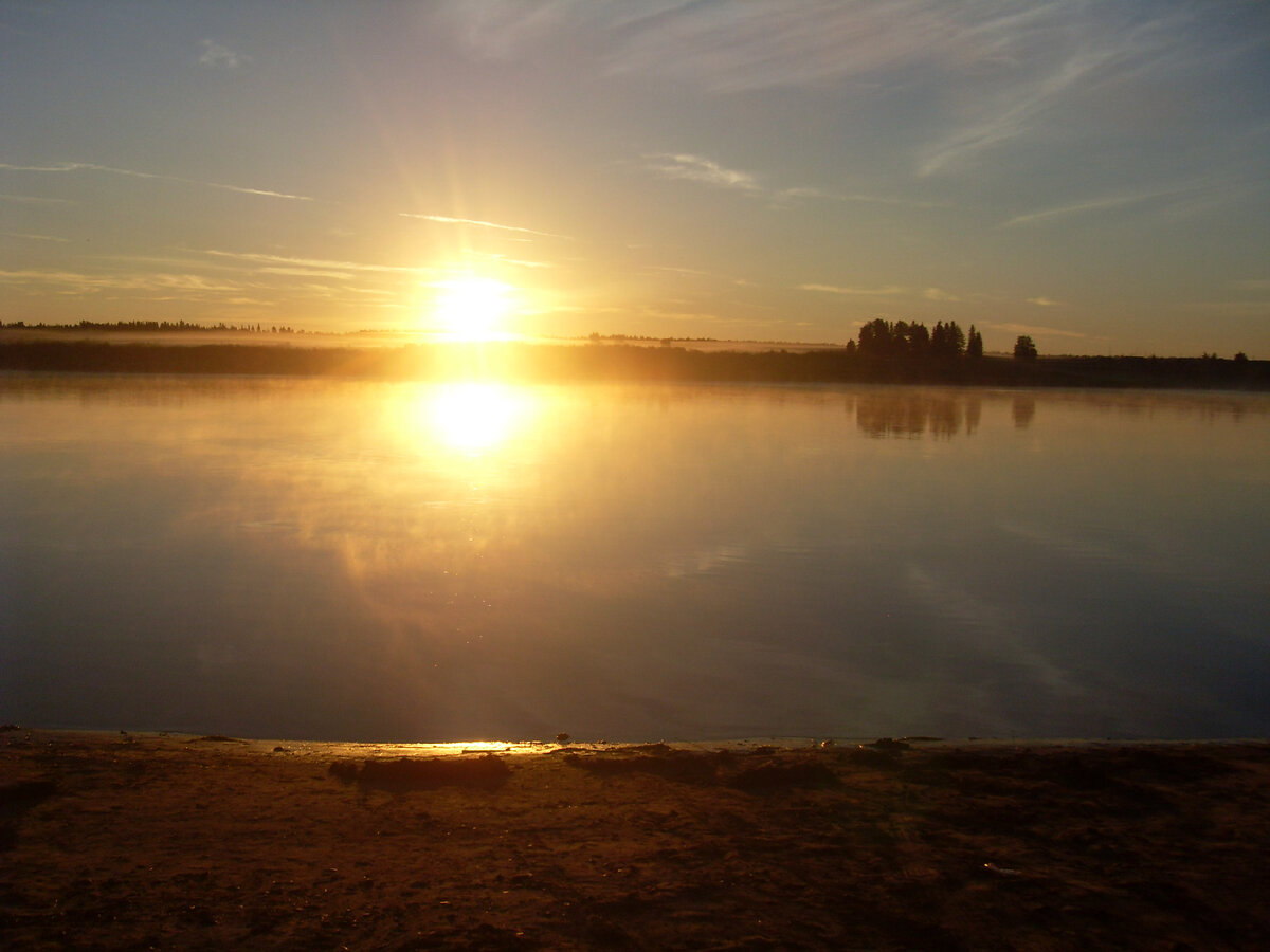 Рассвет в 3 утра. Река Печора. Деревня Усть-Илыч.