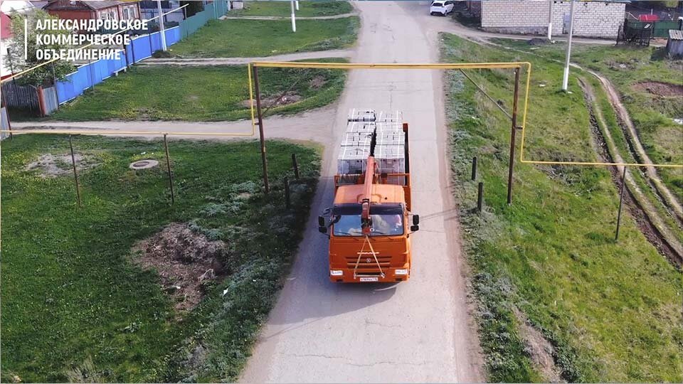 Камаз-погрузчик с керамзитным блоком