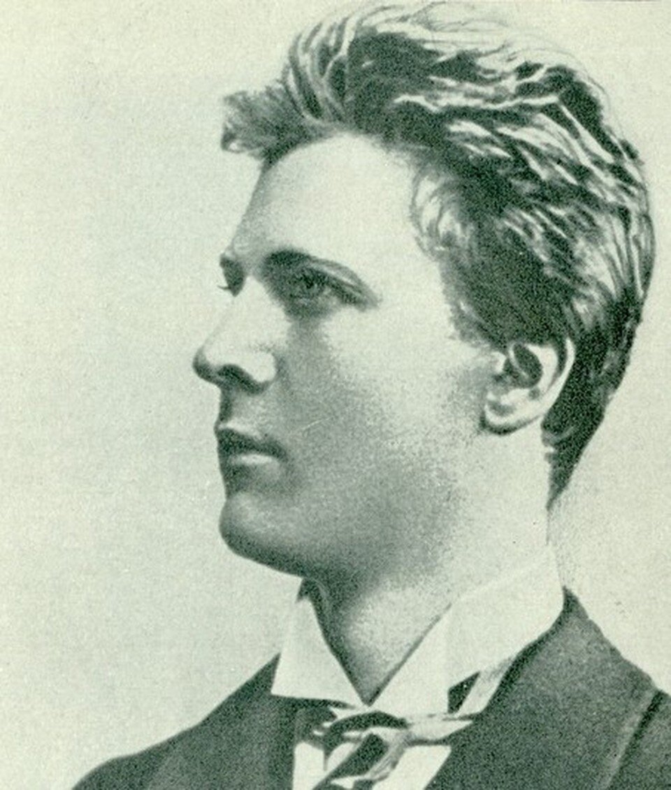     Шаляпин в 1893 году.  ru.wikipedia.org