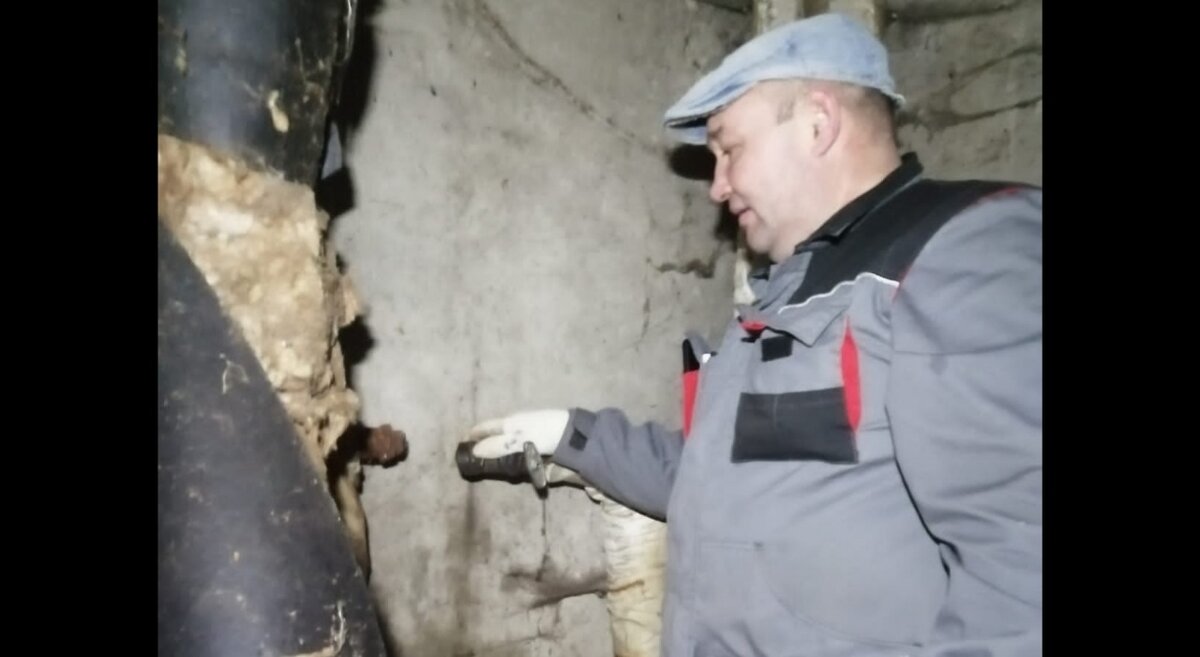    Многим из нас знакома такая ситуация: управляющая компания не хочет проводить в доме какие-либо существенные работы, ссылаясь на то, что у жителей большой долг, а жители отказываются платить за ремонт и содержание жилья, потому что УК ничего не делает. Инна Емелина