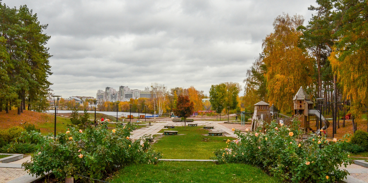 Парки воронежа куда сходить. Парк под Воронежем сказочный. Храм в парке Алые паруса Воронеж.