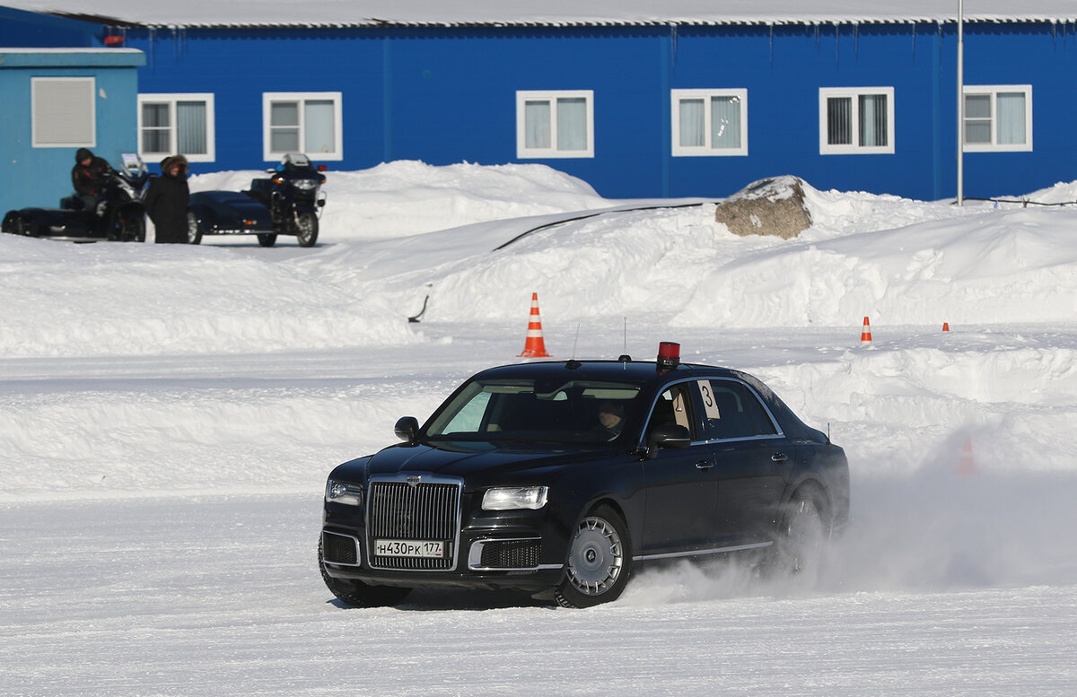 Aurus Senat на трассе