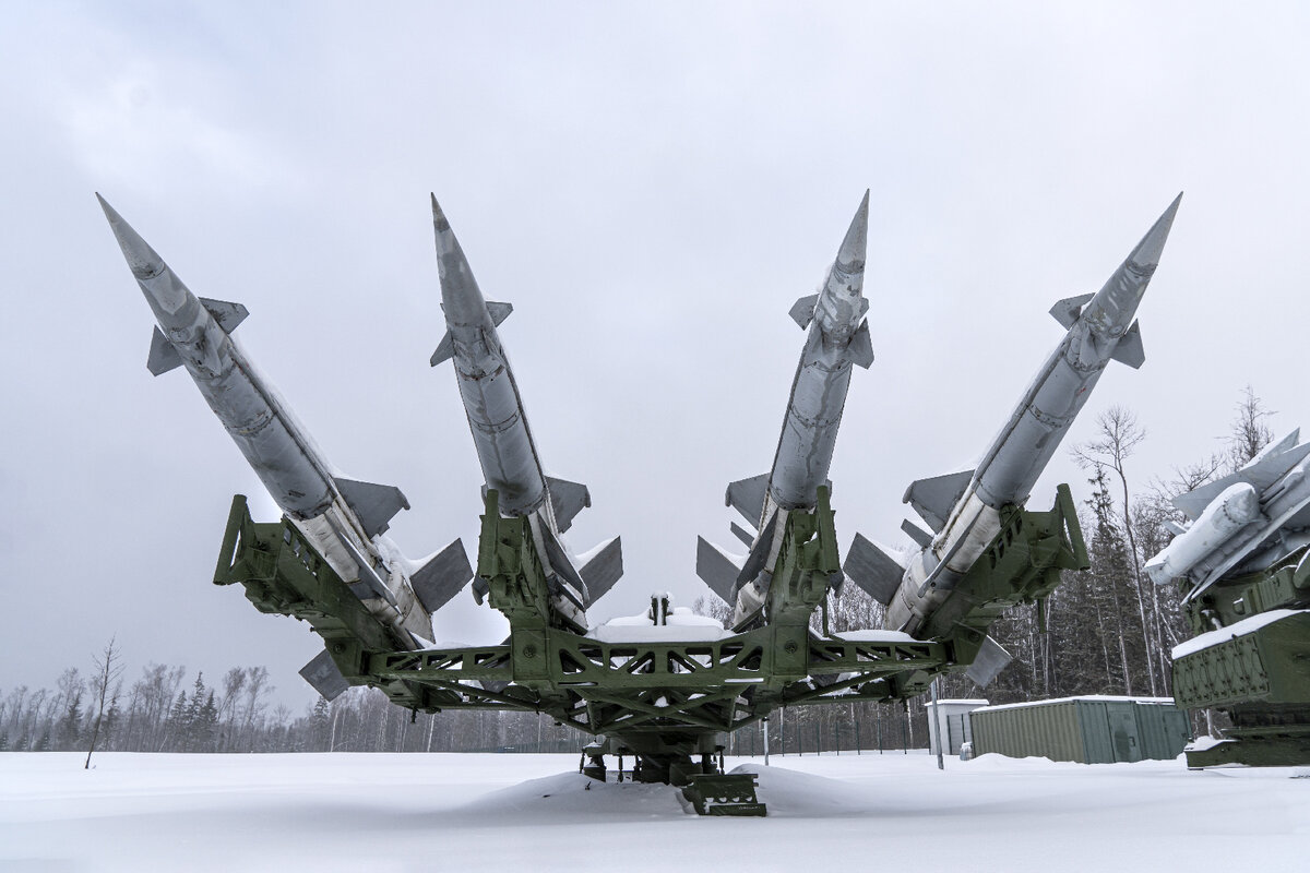   Фото: Кинжал/Diy13