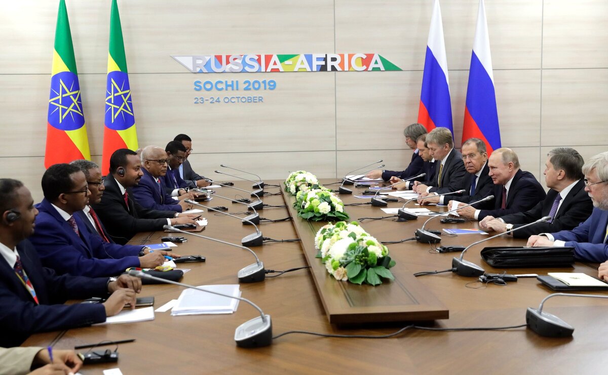 Саммит "Россия-Африка", октябрь 2019. Встреча В.В. Путина с премьер-министром Эфиопии Абий Ахмедом и эфиопской делегацией