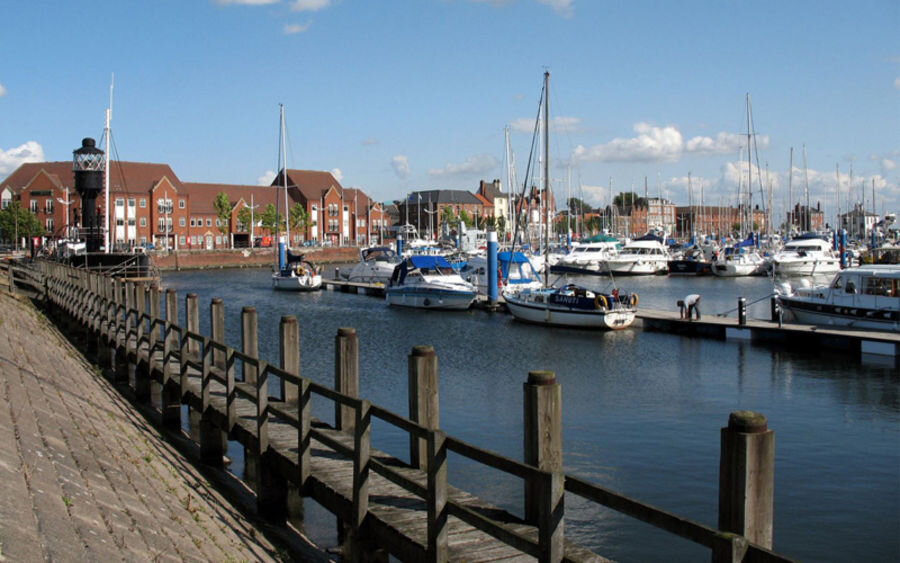 Kingston upon Hull, родной город Барри