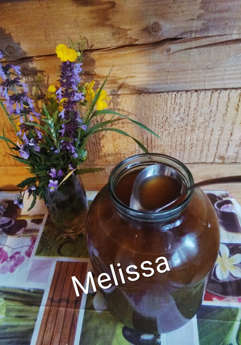 Только что поставила квас, а букет мне дочка подарила )