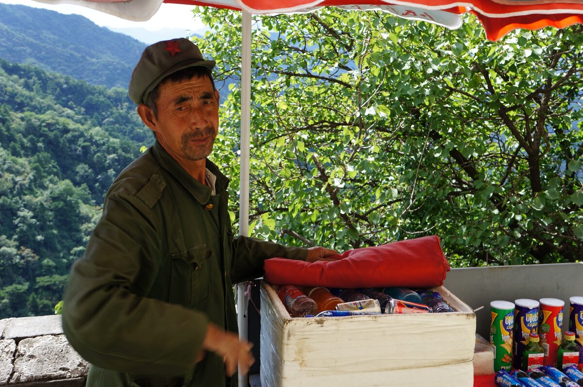 Вот такие колоритные продавцы!