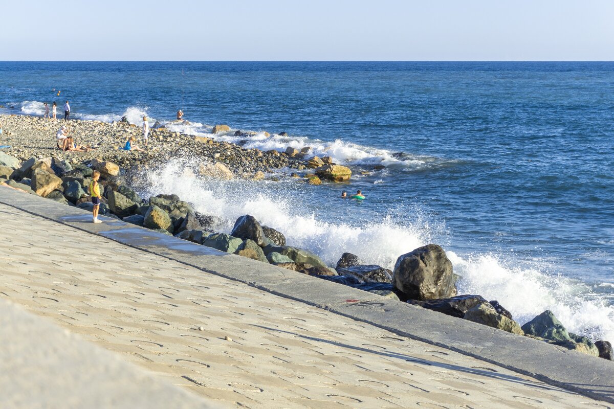 авторское фото (набережная недалеко от Олимпийского парка в Имеретинке, Адлер)