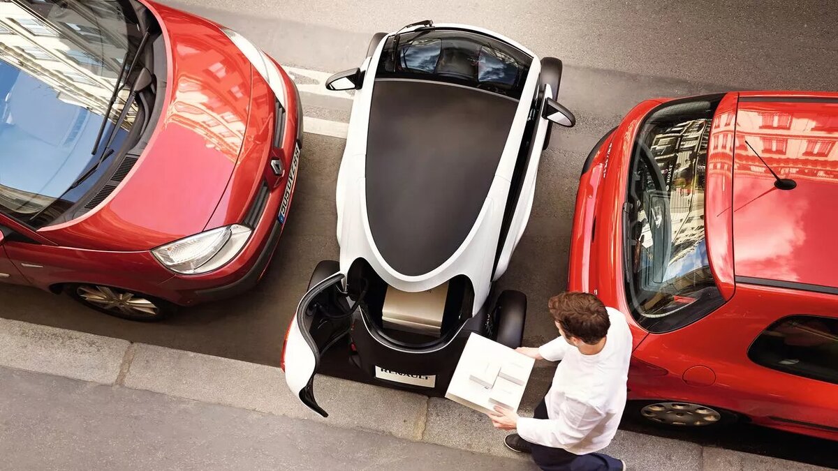 Исключительно практичный 
Стильный двухместный городской микроавтомобиль Renault TWIZY прекрасно чувствует себя как на широких улицах, так и в узких переулках.Негде припарковаться? Только не с TWIZY! Благодаря его компактным размерам вам незачем беспокоиться о парковочном месте – будьте уверены, оно найдется.