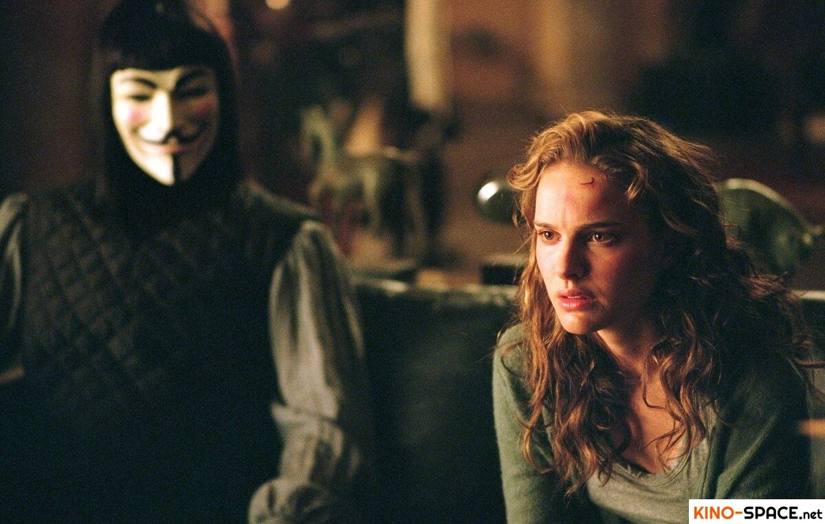 В альтернативном будущем Великобританией правит неофашистская партия. Но среди всеобщего хаоса появляется борец за свободу, который называет себя просто «V».