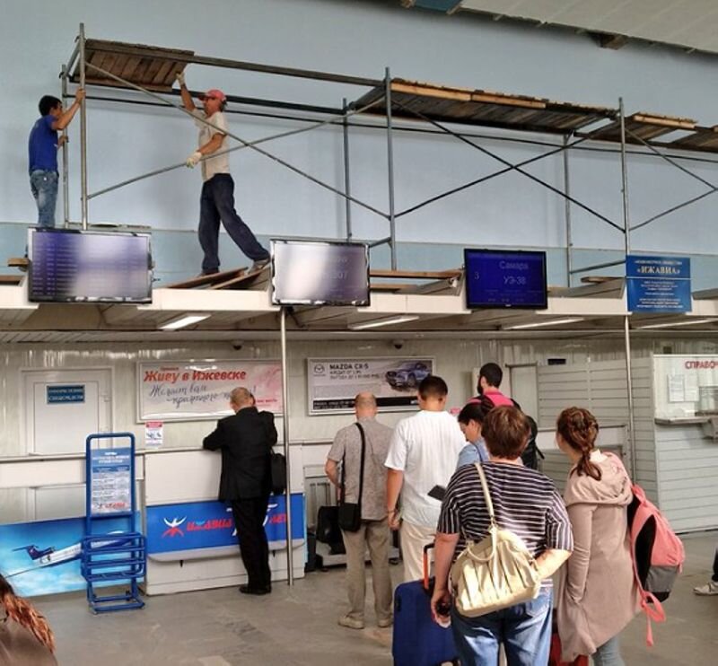 аэропорт ижевск сотрудники. аэропорт ижевск международный терминал. работа ижевском аэропорту. аэропорт ижевск 2023. аэропорт.