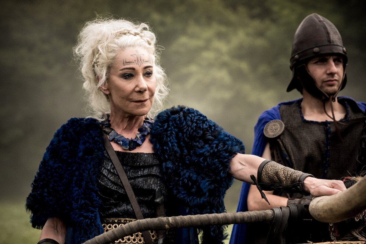 Королева Антедея, старушенция с изощренными наклонностями (листай дальше, там есть еще)