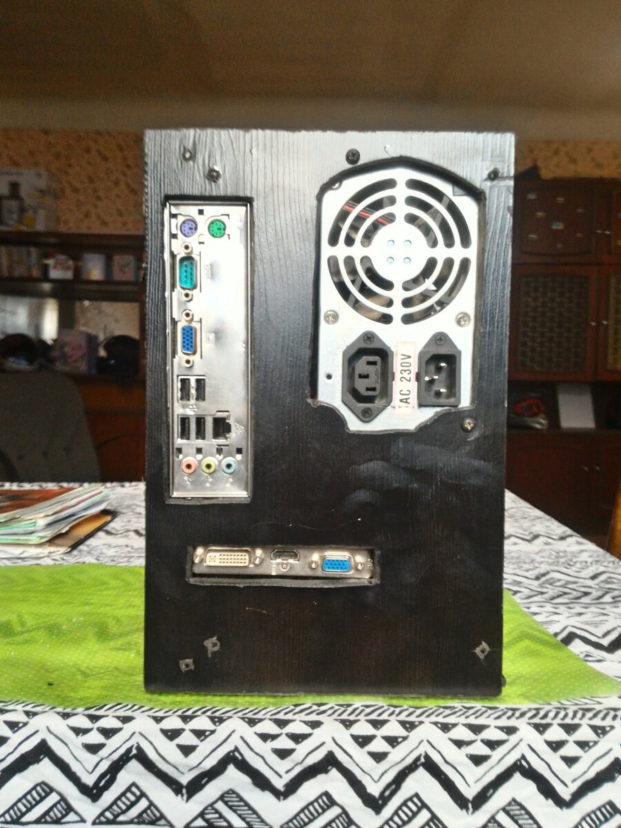 Блок питания, видеокарта, интерфейс - всё,что нужно  