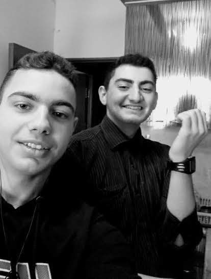 Именно так выглядели мы с братом, когда начинали 