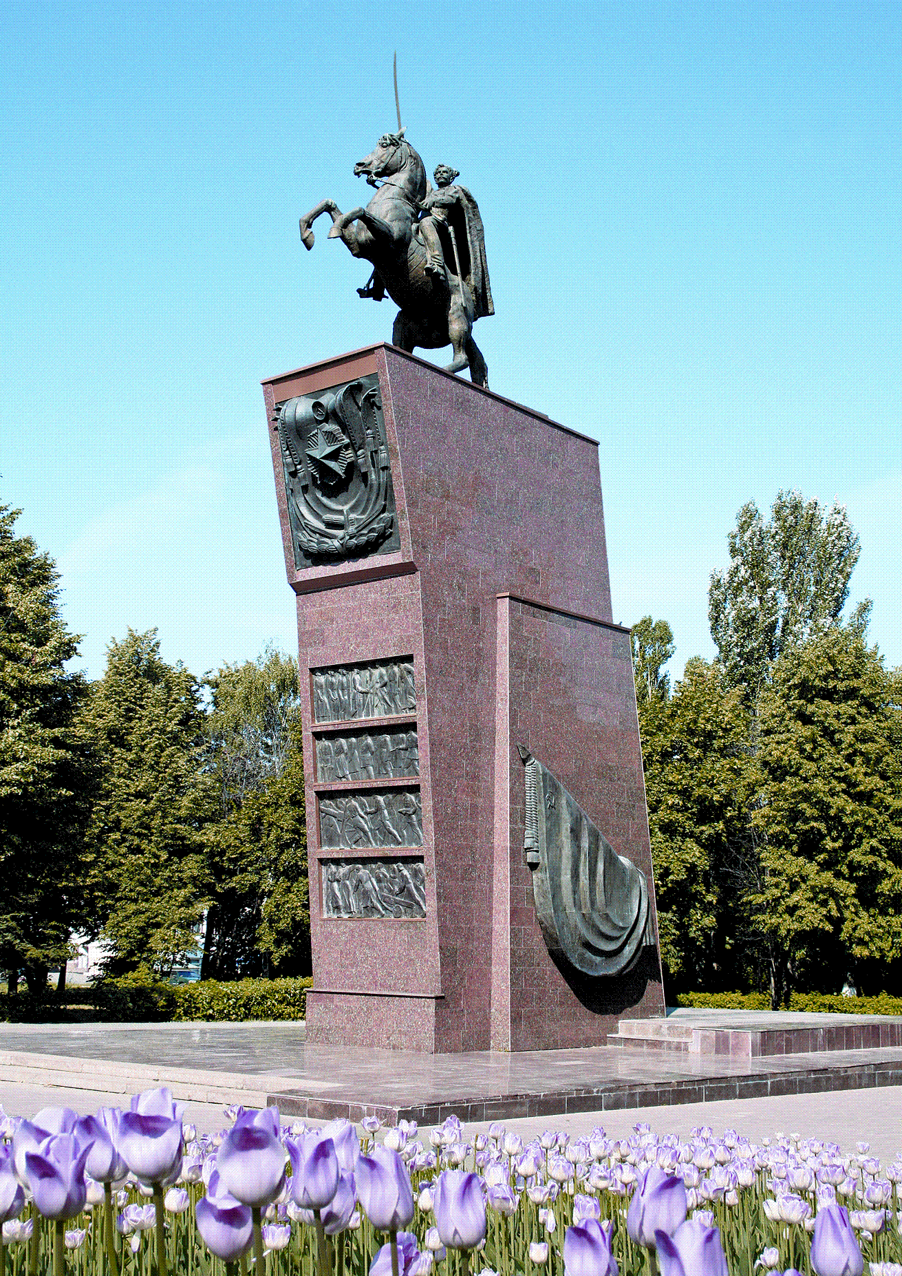 Памятник В.И.Чапаеву в г.Чебоксары