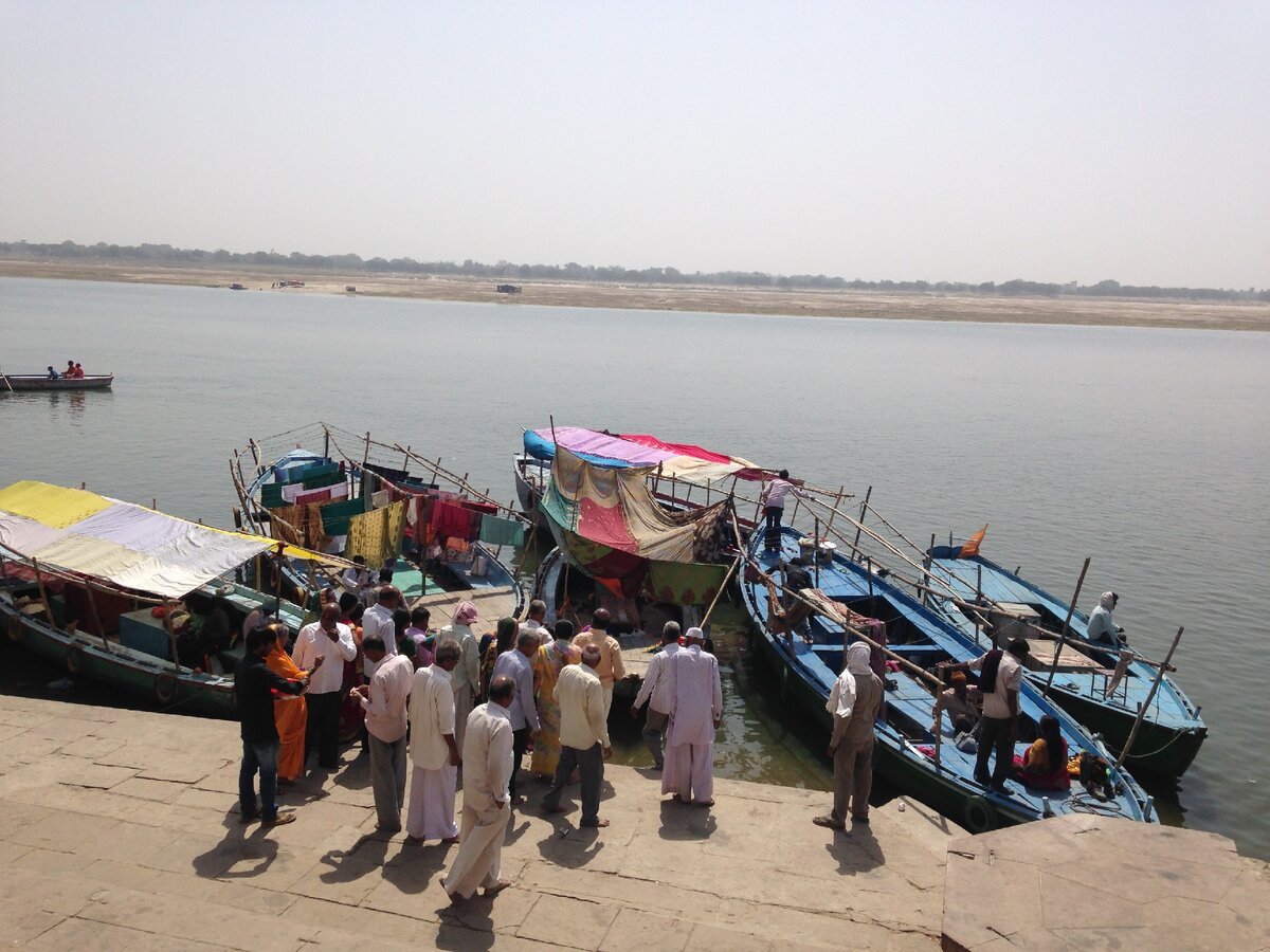 Лодки в Варанаси.