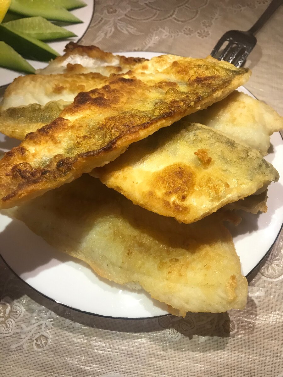 Вот такая хрустящая, с золотистой корочкой рыбка у меня получилась.