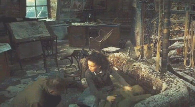 Диван честерфильд в фильме "Сталинград", реж. Ф. Бондарчук.