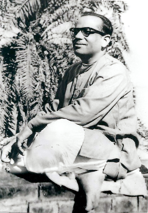 Шри Шри Анандамурти  - индийский философ, духовный учитель, основатель социально-духовного движения «Ананда Марга». 