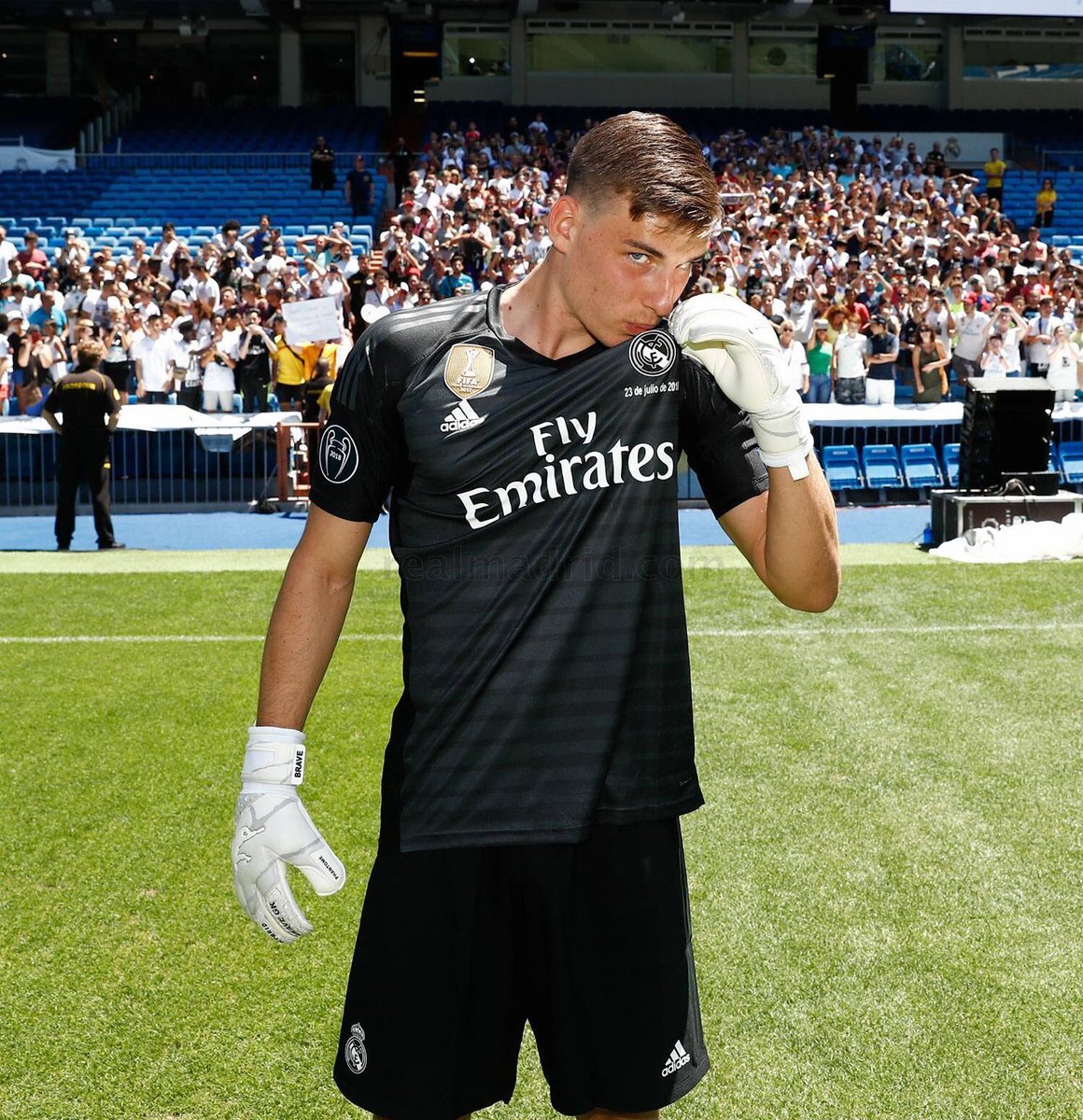 Андрей Лунин