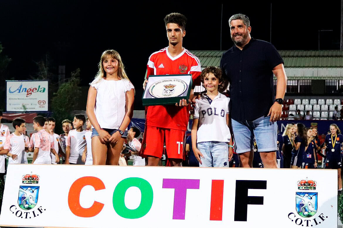На днях в чемпионате Испании по футболу дебютировал российский футболист армянского происхождения Эдгар Севикян.-2-2