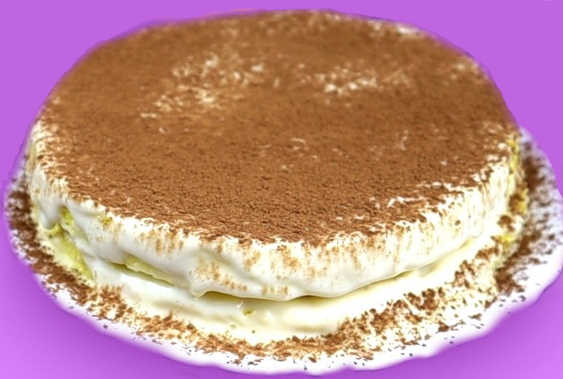                                                 Вот такой сметанный тортик получился!