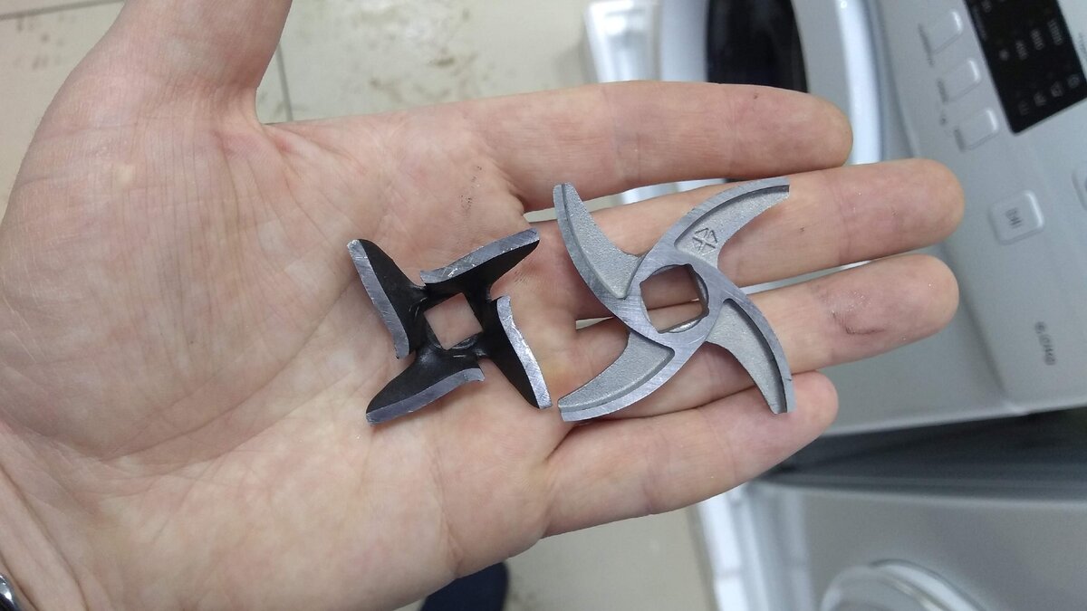 А нож больше в 1,5 раза