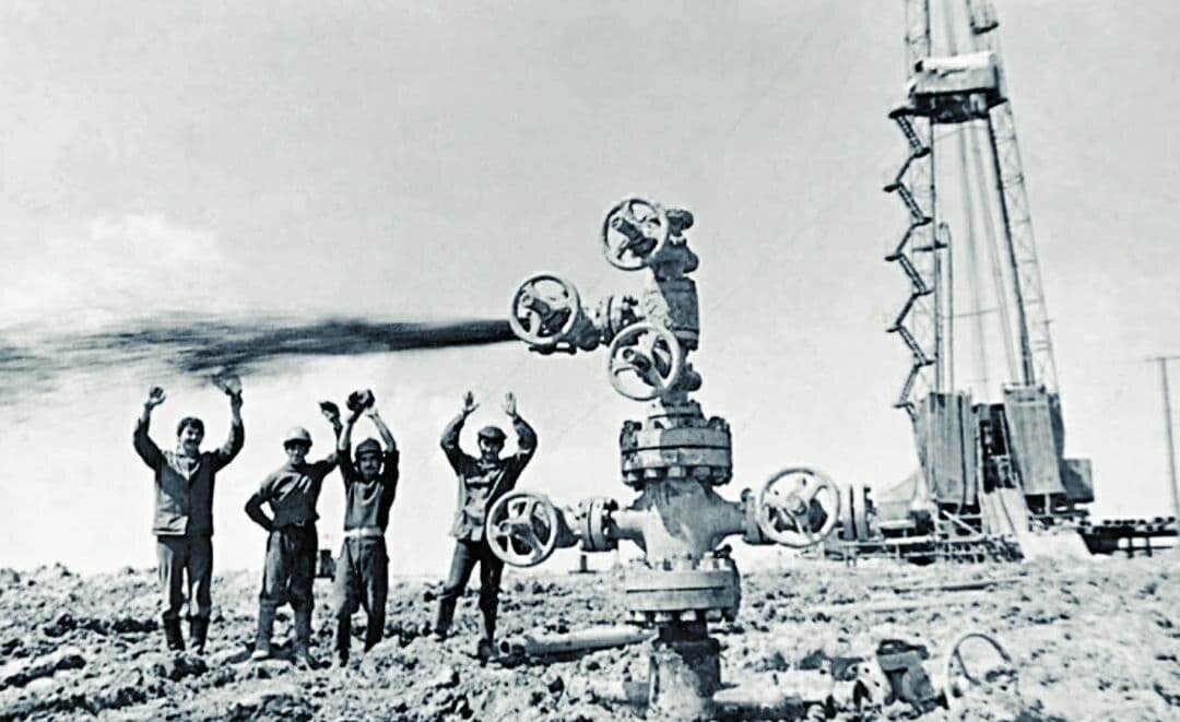 Советские нефтяники на открытии одного из месторождений в Сибири 1960-е
