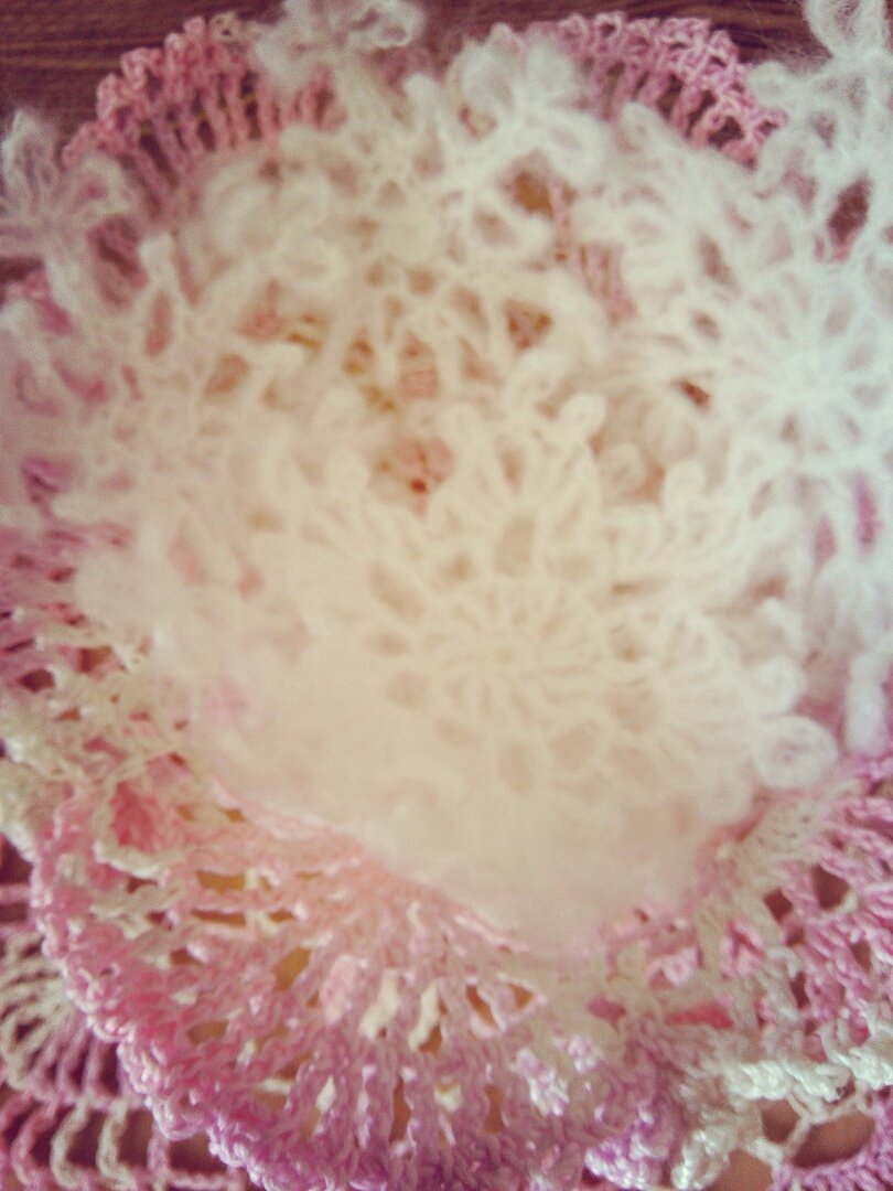 Это наши снежинки. Листайте галерею, там целый сугроб !! :-) :-)