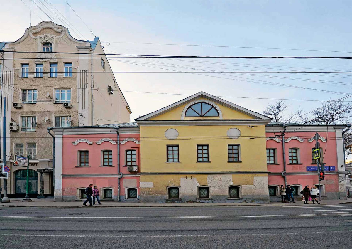 Басманная д 15. Путевой дворец Василия III, Москва. Путевой дворец Василия 3 на старой Басманной. Усадьба Голицыных в Москве на Басманной. Сад им. Баумана, путевой дворец Василия III, ул. Старая Басманная, 15/3.