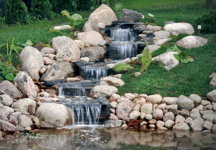 Водные устройства с ниспадающим потоком воды