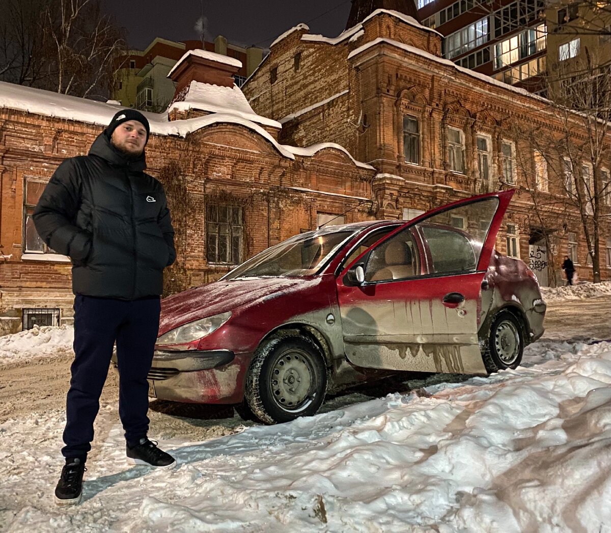 Я и Peugeot на котором мы проехали 2 159 км