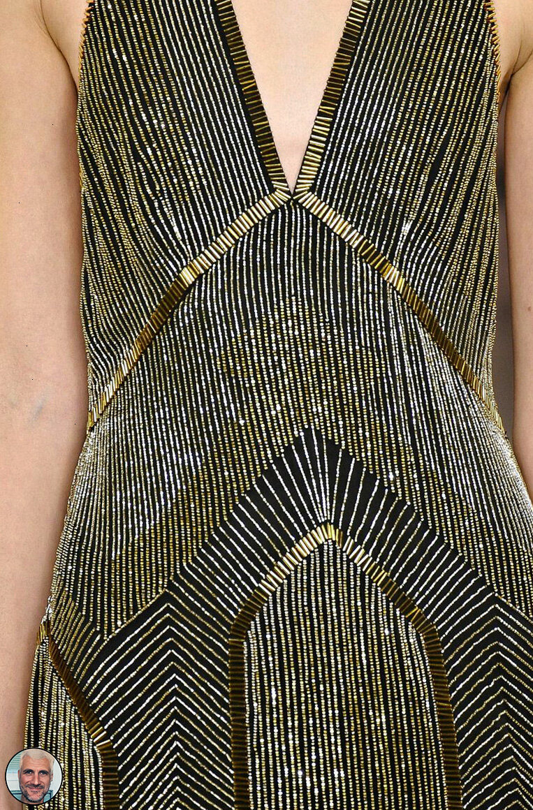 Металлическая золотистая бахрома и тесьма на платьях  в стиле ар-деко