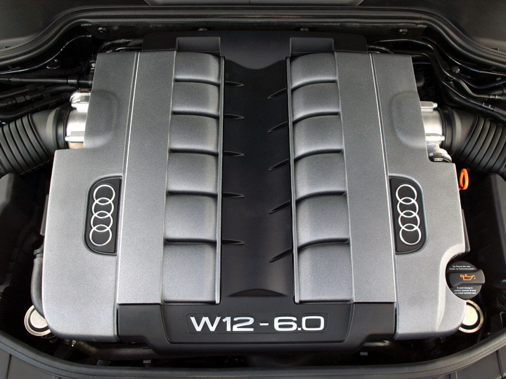 Audi A8 W12 - 