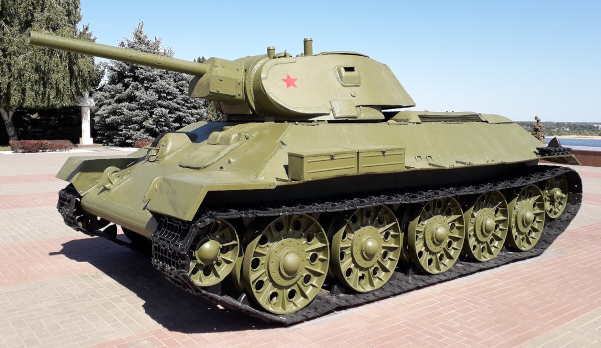 Это фото сделано в Волгограде на территории музея-панорамы "Сталинградская битва" сегодня, 7 августа 2021 года. 