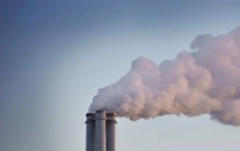 Загрязнение атмосферы выбросами предприятий. Источник: https://pixabay.com