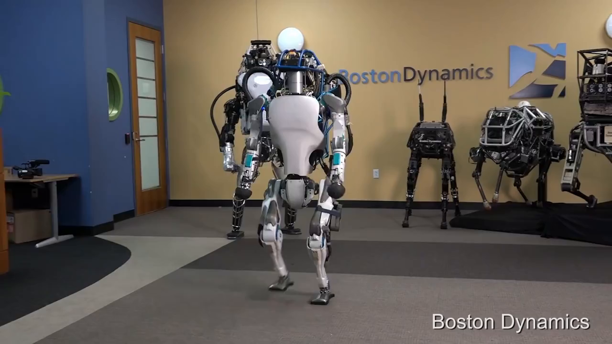 Эта штука пока не похожа на боевого робота. Но мало ли что нам США готовят?