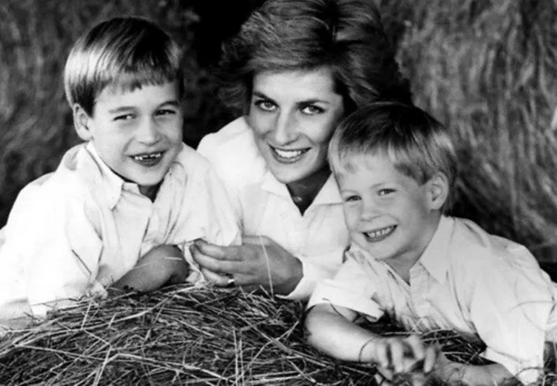 Диана с сыновьями