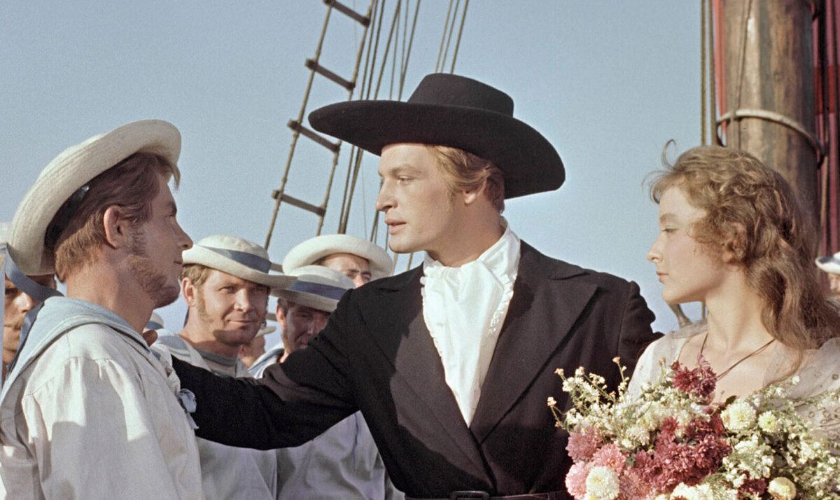 «А́лые паруса́» — советский художественный фильм 1961 года в постановке Александра Птушко. Грэй - Василий Лановой, Ассоль - Анастасия Вертинская