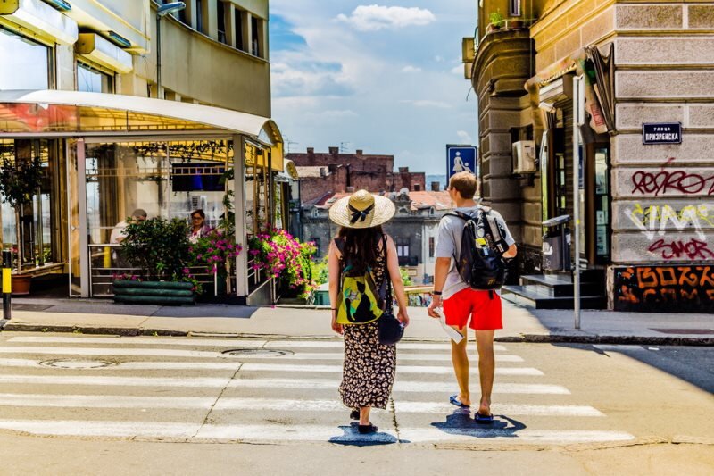 Отведаем национальных блюд и пойдём прививаться. Фото: vizarf.com