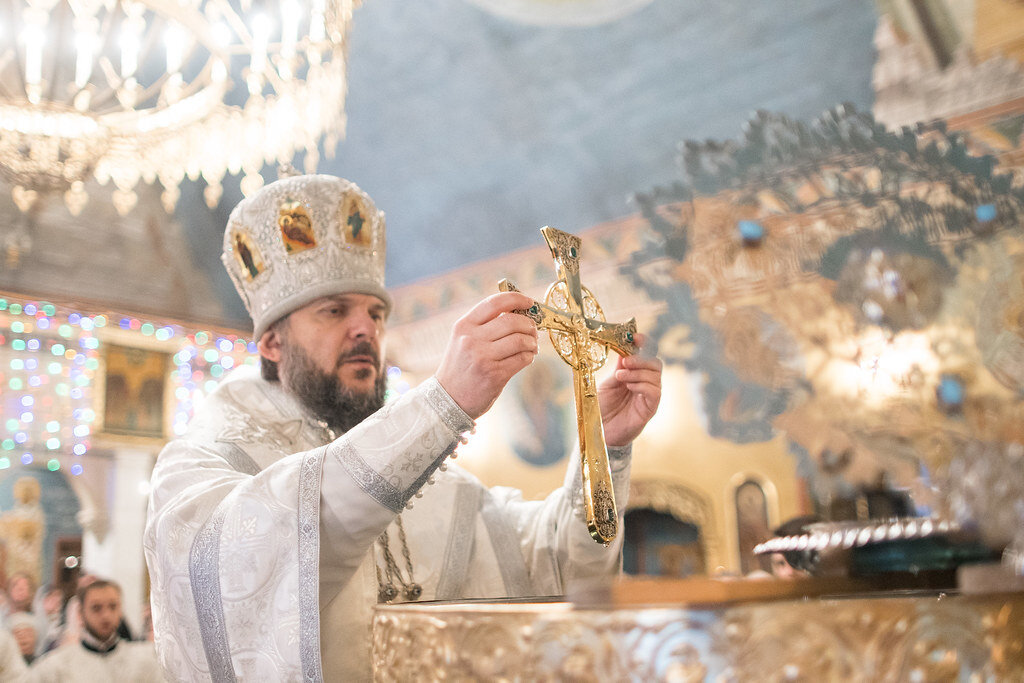 В храмах в Крещенский сочельник освящают воду. Фото: Flickr.com 