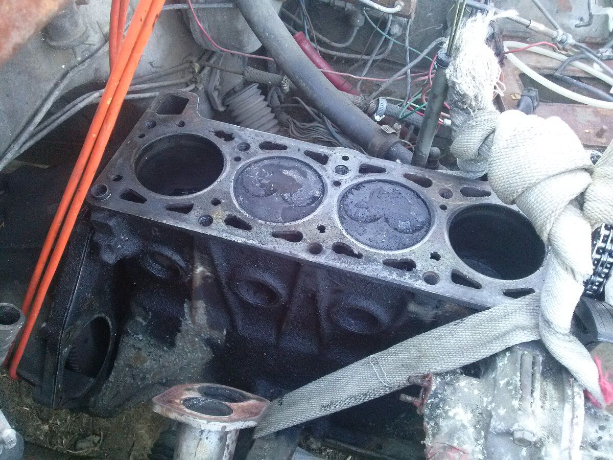 двигатель закреплён и готов подниматься