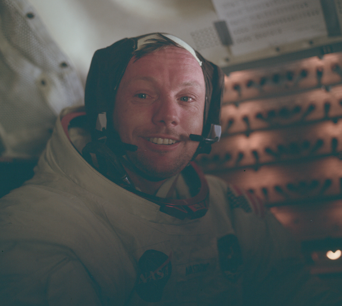 AS11-37-5528 - единственное нормальное фото Армстронга на Луне
