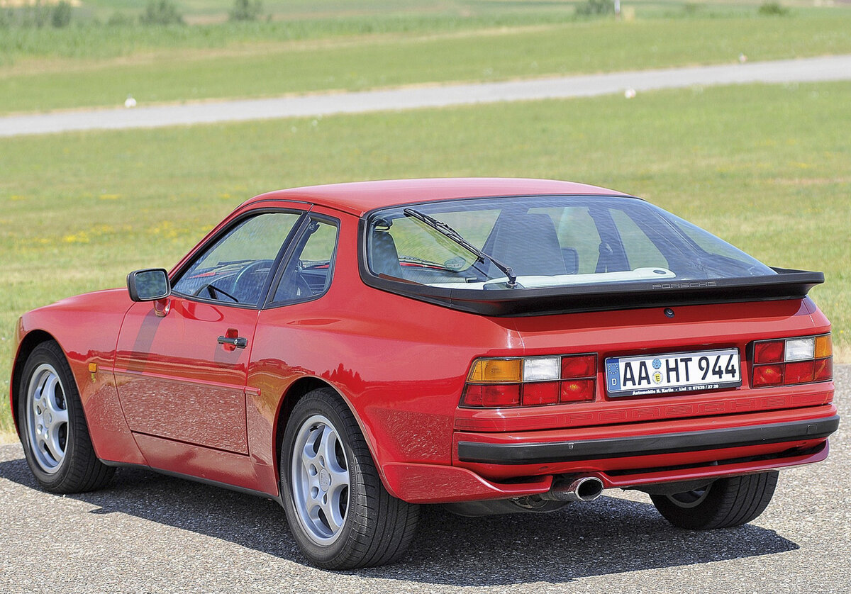 Porsche 944 1982